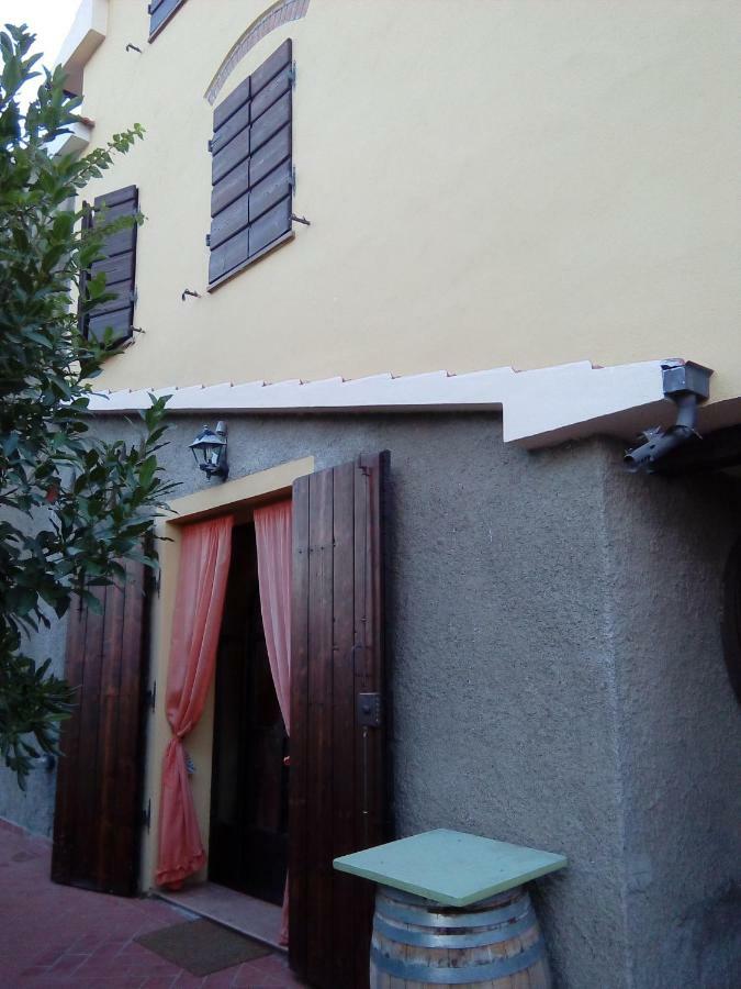 Carlo'S Country House Castellina Marittima Exterior photo